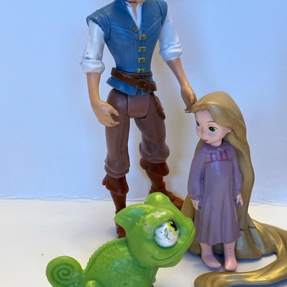 Disney Tangled Figures Rapunzel, Flynn Rider & Pascal - Picture 3 of 7